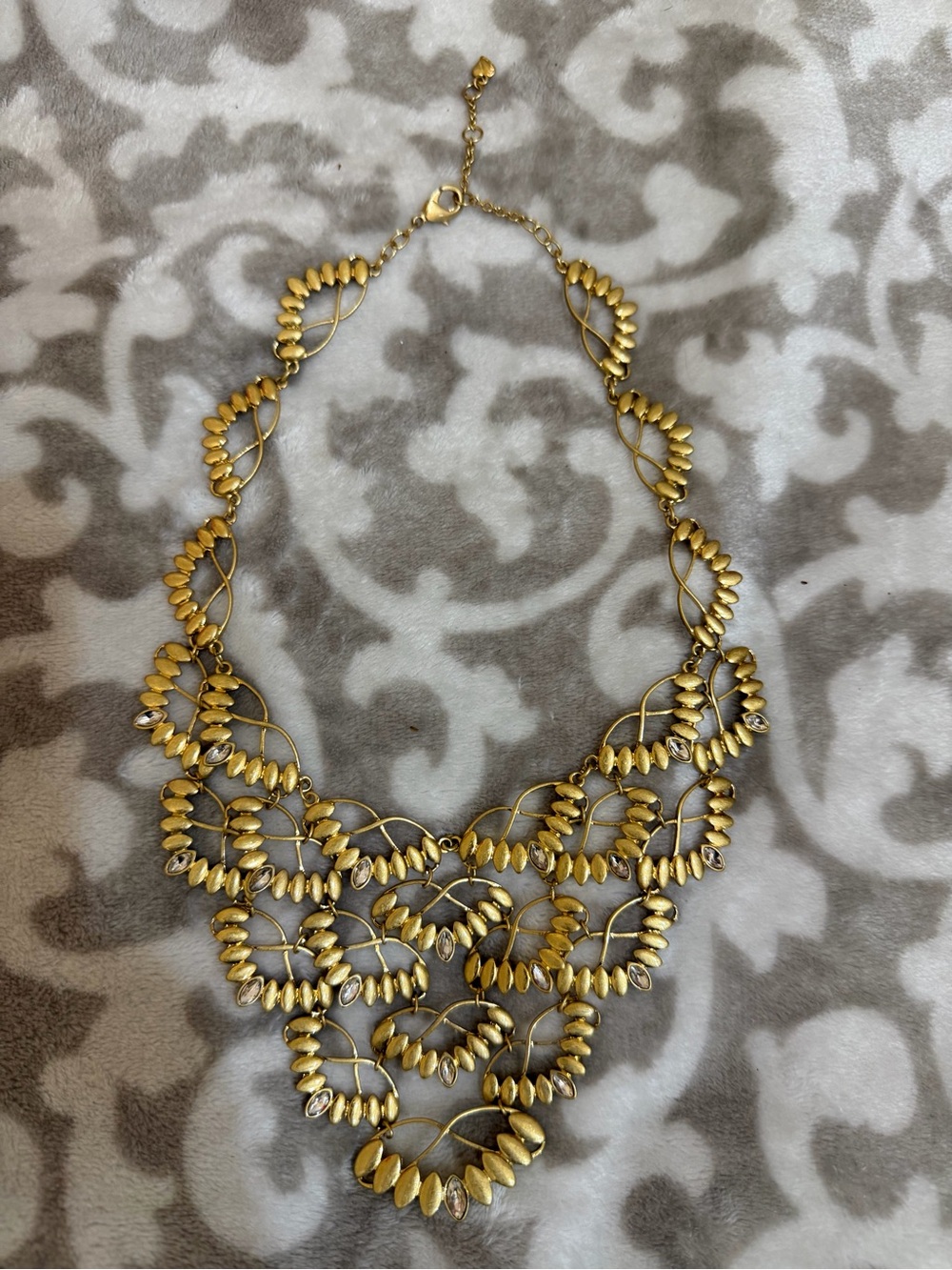 Carolee Gold Tone Leaves Bib Necklace Statement Textured Leaf Crystals Heavy 87g - Picture 8 of 16